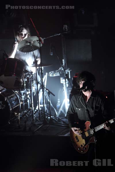 BLACK REBEL MOTORCYCLE CLUB - 2010-05-12 - PARIS - Le Bataclan - Peter Hayes - Leah Shapiro